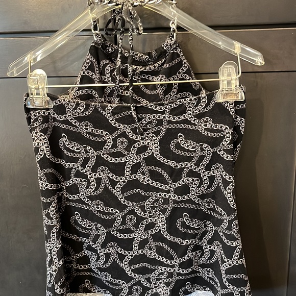 Michael Kors top black with gray chain design. Ties around the neck size M - Picture 5 of 16
